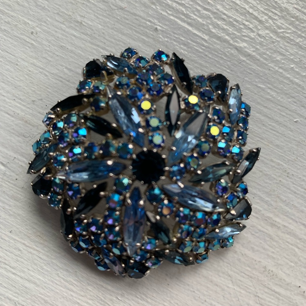 Elegant Blue Crystal Brooch